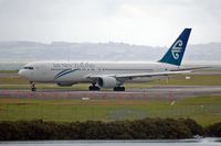 ZK-NCJ @ AKL - Turning onto the runway for take-off - by Micha Lueck