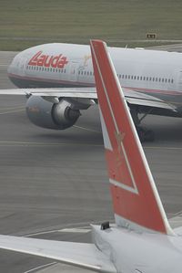 OE-LPB @ VIE - Lauda Air Boeing 777-200 - by Yakfreak - VAP