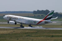A6-EAC @ VIE - Emirates A330-200 - by Thomas Ramgraber-VAP