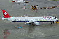 HB-IOE @ VIE - Swissair Airbus 321 - by Yakfreak - VAP