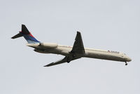 N905DE @ ATL - Over the numbers of 9R - by Michael Martin