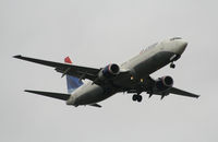 N3760C @ ATL - On final for Runway 9R - by Michael Martin