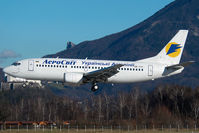 UR-VVI @ SZG - Aerosvit Boeing 737-300 - by Yakfreak - VAP