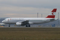 OE-LBT @ VIE - Austrian Airlines Airbus A320 (still in old colors) - by Thomas Ramgraber-VAP
