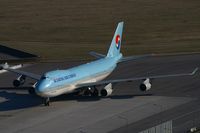 HL7601 @ LOWW - Korean Air Cargo - by Peter Panzenböck