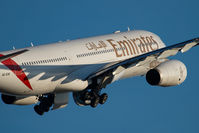A6-EAK @ VIE - Emirates Airbus 330-200 - by Yakfreak - VAP