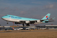 HL7601 @ VIE - Korean Air Boeing 747-400 - by Yakfreak - VAP