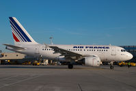 F-GUGI @ VIE - Air France Airbus 318 - by Yakfreak - VAP