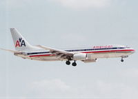 N930AN @ MIA - American 737 - by Florida Metal