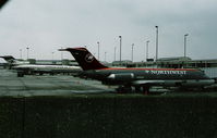 N8909E @ CLE - Northwest DC-9-10