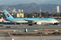 HL7530 @ LAX - Korean Air HL7530 taxiing to the Tom Bradley International Terminal after arrival on the north complex. - by Dean Heald