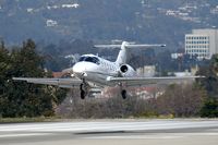 N471CW @ SMO - Flight Options Beech 400A N471CW (FLT OPT1471) from Watsonville Municipal (KWVI) landing on RWY 21. - by Dean Heald