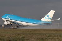 PH-BFB @ AMS - KLM 747-400 - by Andy Graf-VAP