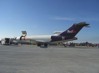 N217FE @ NTD - 1984 Boeing 727-2S2F FedEx freighter, three P&W JT8D Turbojets, experimental class - by Doug Robertson