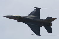 92-3906 @ MCF - F-16