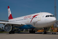 OE-LAP @ VIE - Austrian Airlines Airbus 330-200 stored without engines - by Yakfreak - VAP