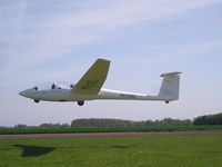 PH-1382 - De-registered January 2007. Now flying in Holland under Dutch registration PH-1382 - by Marjolijn Post