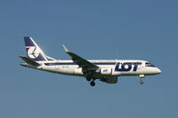 SP-LDI @ BRU - flight LO235 is descending to rwy 02 - by Daniel Vanderauwera