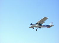 N704UT @ SZP - 1976 Cessna 150M, Continental O-200 100 Hp, on short final for Rwy 22 - by Doug Robertson