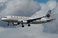 C-FFWI @ CYVR - Air Canada Airbus 320 - by Yakfreak - VAP