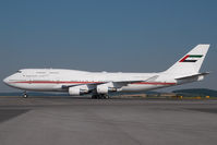 A6-MMM @ VIE - United Arab Emirates Government Boeing 747-400 - by Yakfreak - VAP