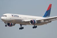 N179DN @ VIE - Delta Airlines 767-300 - by Andy Graf-VAP