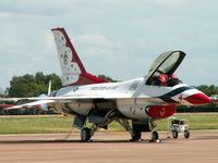 87-0303 @ EGVA - F-16C/Thunderbirds ADS/RIAT Fairford (Thunderbird 6) - by Ian Woodcock