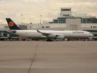 D-AIGR @ DEN - Lufthansa A340 departing to MUC. - by Francisco Undiks
