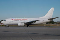 LY-AZW @ MXP - Lithuanian Airlines Boeing 737-500 - by Yakfreak - VAP