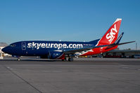OM-NGJ @ VIE - Sky Europe Boeing 737-700 - by Yakfreak - VAP