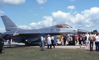 83-1142 @ OSH - F-16C at the EAA Fly In