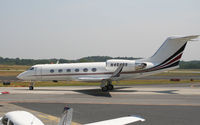 N454QS @ PDK - NetJet taxing to Signature Flight Services - by Michael Martin