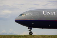 N670UA @ DEN - United 767-322 - by aubseric