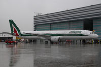 I-BIXV @ VIE - Alitalia Airbus 321 - by Yakfreak - VAP
