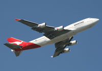 VH-OEI @ EGLL - Qantas 747 - by Kevin Murphy