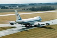 82-8000 @ CID - Air Force One taxiing for departure - by Glenn E. Chatfield