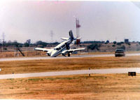 N10JP @ FTW - Emergency landing nose gear failure @1981