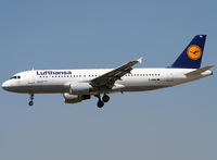 D-AIPA @ LEBL - Landing rwy 25R for the first Lufthansa A320... - by Shunn311