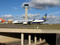 EI-DPF @ EGGW - Ryanair B737 taxies in at Luton - by Terry Fletcher