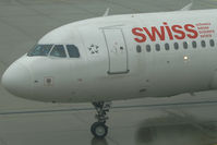 HB-IJK @ VIE - Swiss International Airlines Airbus A320 - by Thomas Ramgraber-VAP