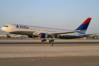 N129DL @ KLAS - Delta Airlines / 1988 Boeing 767-332 - by Brad Campbell