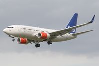 LN-RRB @ EGLL - Scandinavian Airlines 737-700 - by Andy Graf-VAP