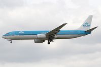 PH-BXP @ EGLL - KLM 737-900
