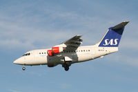 SE-DJY @ EBBR - arrival of flight SK4743 to rwy 25L - by Daniel Vanderauwera