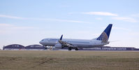 N77261 @ CLE - Cleveland Hopkins Airport - by Howard McGuire II