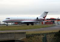 N613WF @ EGGW - Global Express arrives at Luton - by Terry Fletcher