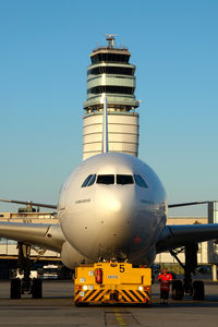 A6-EAC @ VIE - Emirates Airbus 330-200 - by Yakfreak - VAP