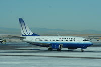N921UA @ KDEN - Boeing 737-500
