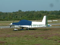 G-BIPV @ EGLK - Taken at Blackbushe Airport 8th September 2004 (sorry about the black spot on the lens) - by Steve Staunton