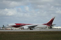 N741PA @ KMIA - Boeing 757-200 - by Mark Pasqualino